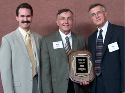 Bob Wagner Receives Award
