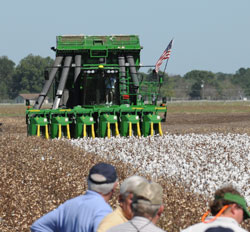 John Deere 7760 Cotton Picker